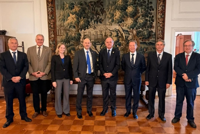 El Embajador de EE.UU., Brandon Judd, se reúne con la Sociedad Nacional de Agricultura