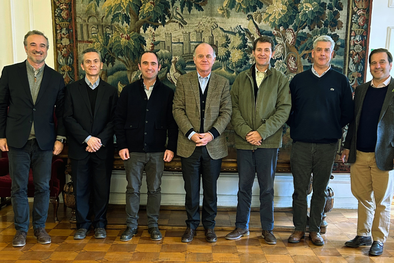 SNA se reúne con presidente de Chilehuevos  para abordar desafíos y oportunidades  del sector